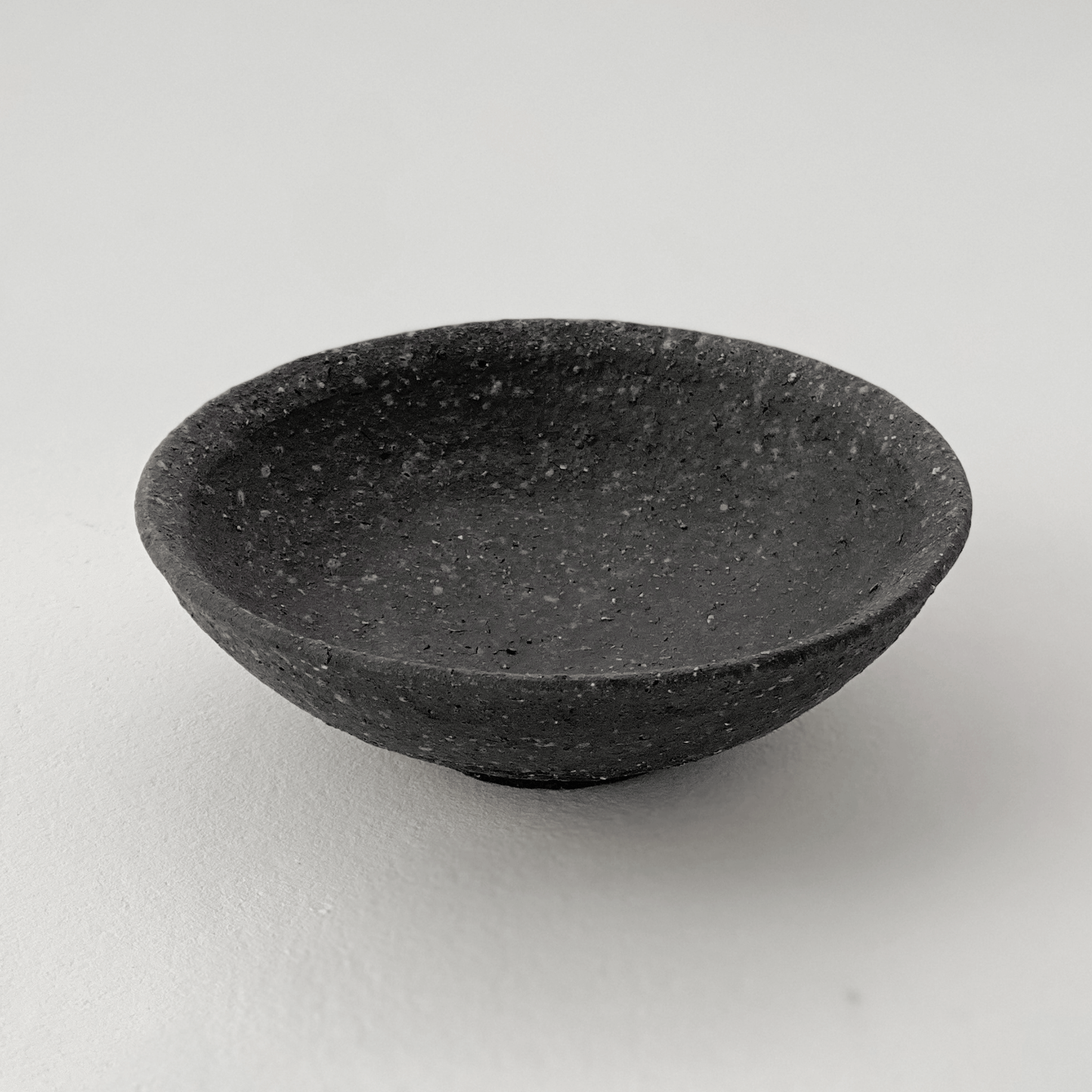 飛騨黒 4寸小皿